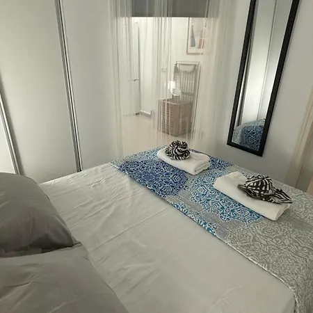 Apartamento Royal Ii A 10 De Sevilla, A 20 Del Aeropuerto De Sevilla Gines